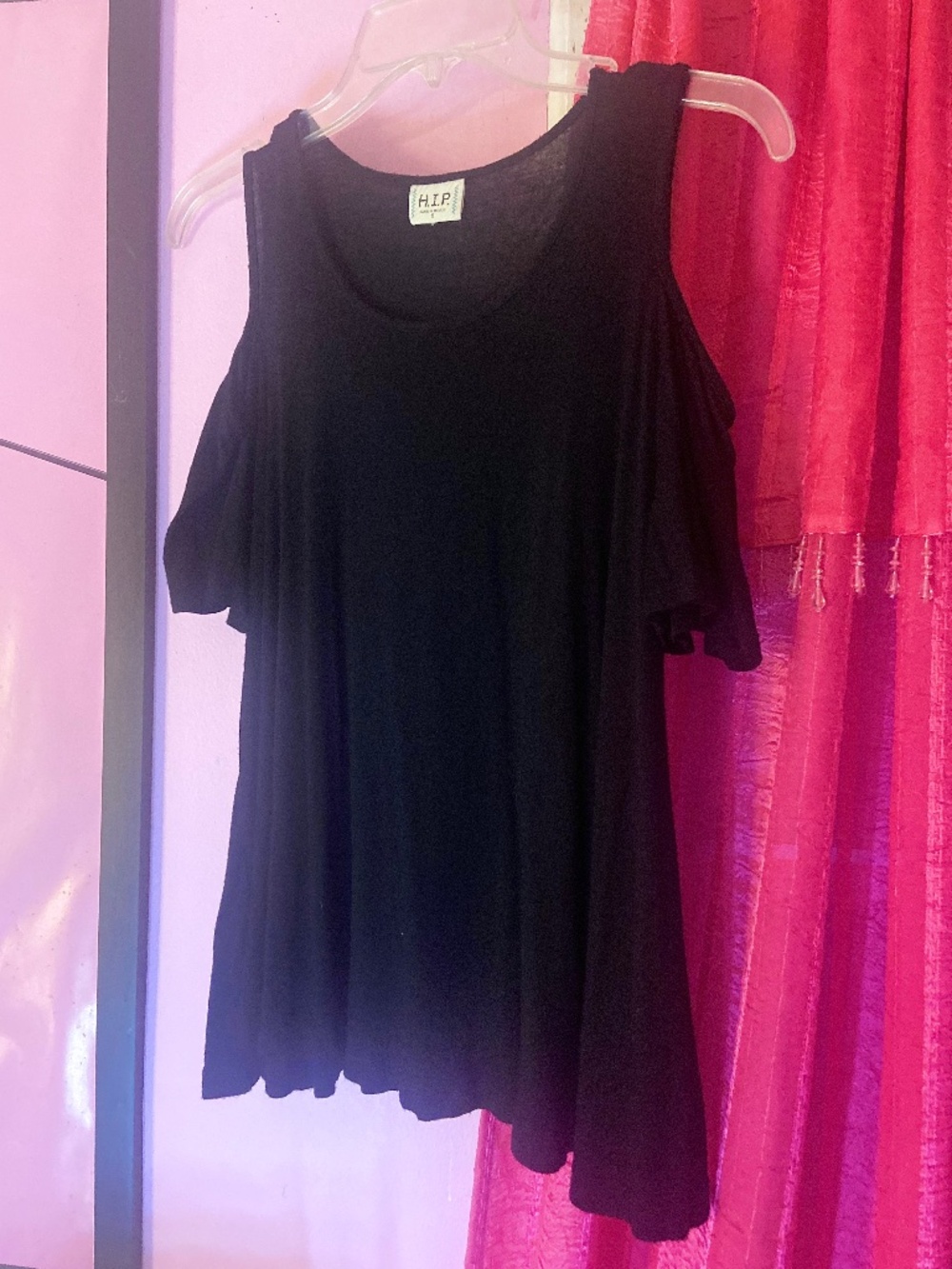 Lightweight Cold-Shoulder Top Chic Black Minimalist Made in Mexico Women’s Small